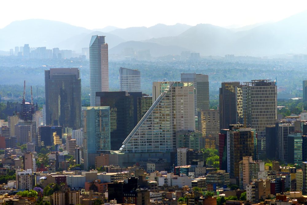 Torres de oficinas a lo largo del Paseo de la Reforma en Ciudad de México